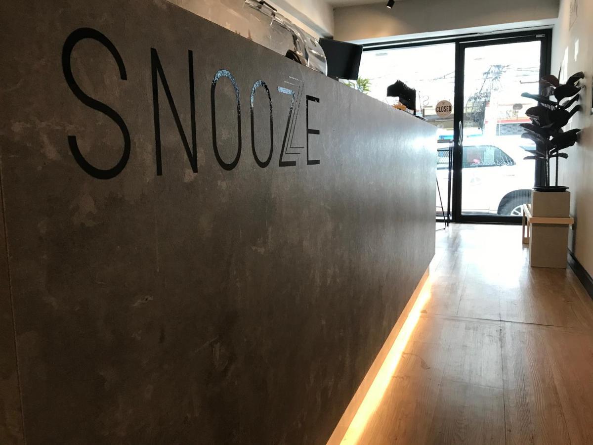 Snoozzze Hostel ใกล้รถไฟฟ้า ย่านบางรัก (Adults Only) バンコク都 エクステリア 写真