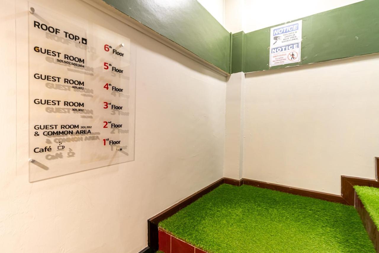 Snoozzze Hostel ใกล้รถไฟฟ้า ย่านบางรัก (Adults Only) バンコク都 エクステリア 写真