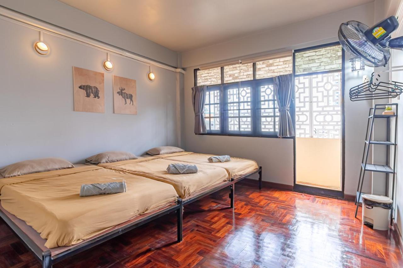 Snoozzze Hostel ใกล้รถไฟฟ้า ย่านบางรัก (Adults Only) バンコク都 エクステリア 写真