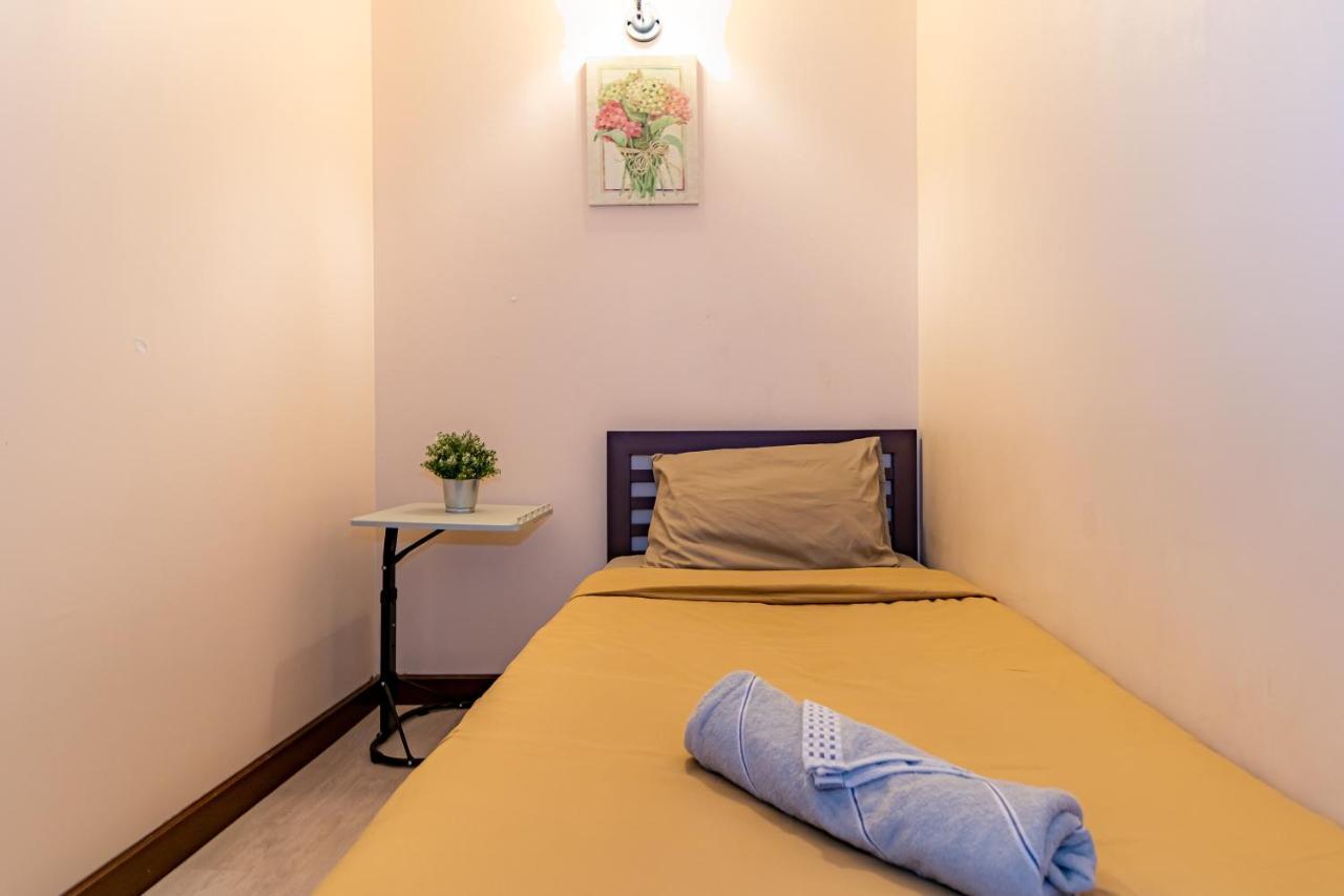 Snoozzze Hostel ใกล้รถไฟฟ้า ย่านบางรัก (Adults Only) バンコク都 エクステリア 写真