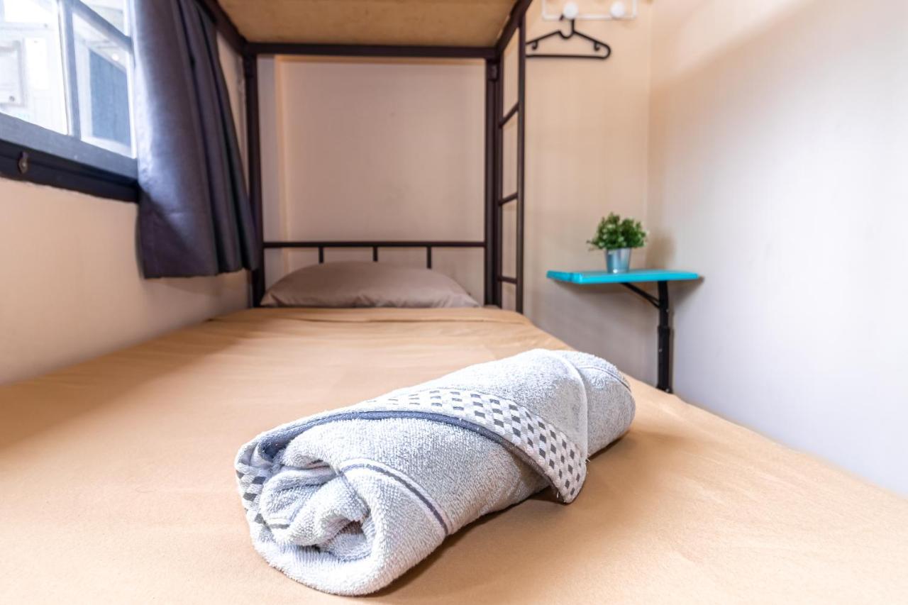 Snoozzze Hostel ใกล้รถไฟฟ้า ย่านบางรัก (Adults Only) バンコク都 エクステリア 写真