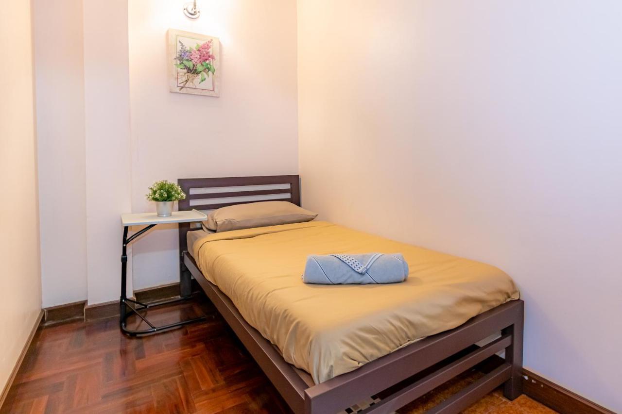 Snoozzze Hostel ใกล้รถไฟฟ้า ย่านบางรัก (Adults Only) バンコク都 エクステリア 写真