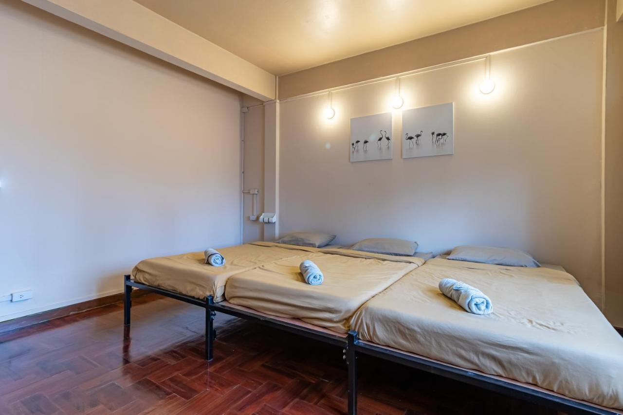 Snoozzze Hostel ใกล้รถไฟฟ้า ย่านบางรัก (Adults Only) バンコク都 エクステリア 写真