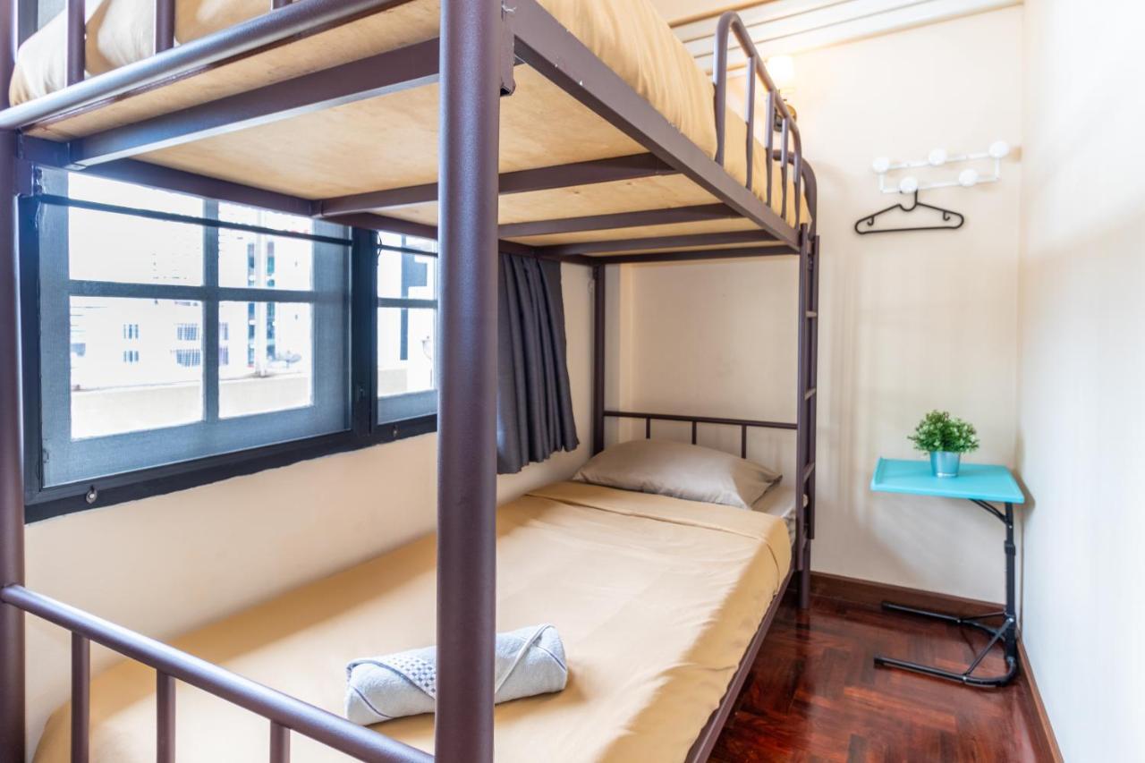 Snoozzze Hostel ใกล้รถไฟฟ้า ย่านบางรัก (Adults Only) バンコク都 エクステリア 写真