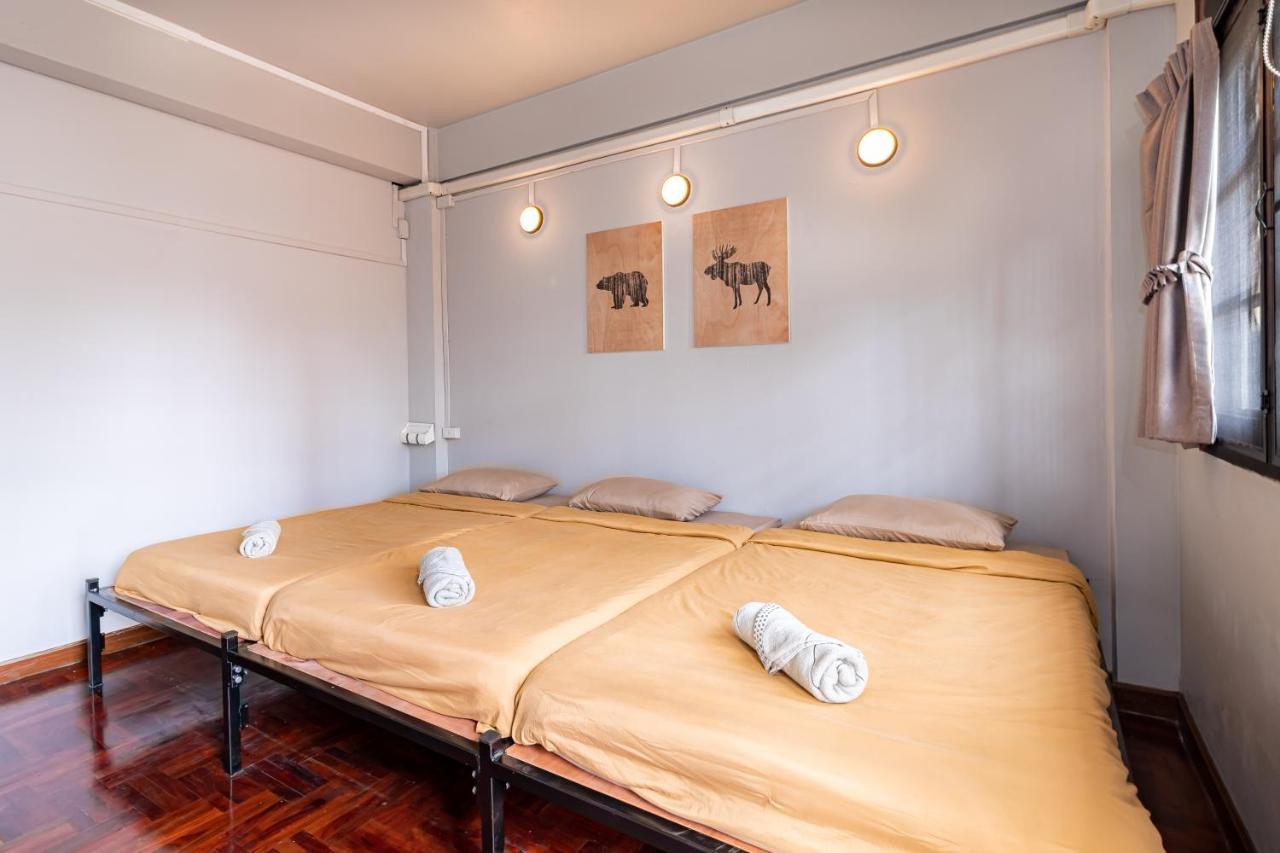 Snoozzze Hostel ใกล้รถไฟฟ้า ย่านบางรัก (Adults Only) バンコク都 エクステリア 写真