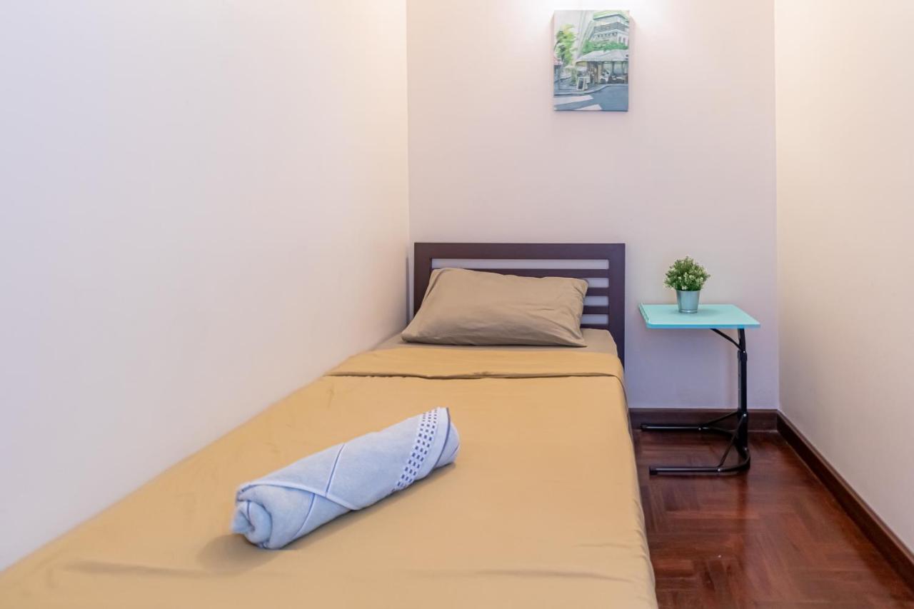 Snoozzze Hostel ใกล้รถไฟฟ้า ย่านบางรัก (Adults Only) バンコク都 エクステリア 写真